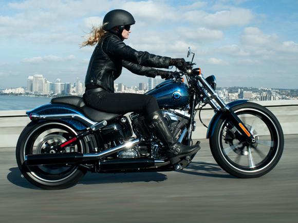 Harley-Davidson anuncia produção em série da Breakout