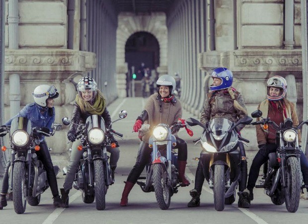 Apaixonadas por motos e aventura, grupo de cinco parisienses cruzará o Brasil sobre rodas
