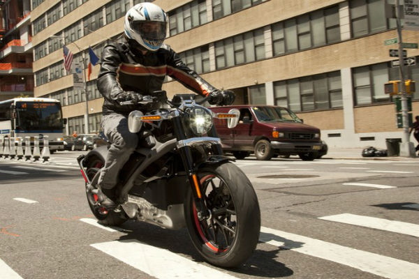 Harley-Davidson traz moto elétrica ao Brasil para teste no Salão Duas Rodas