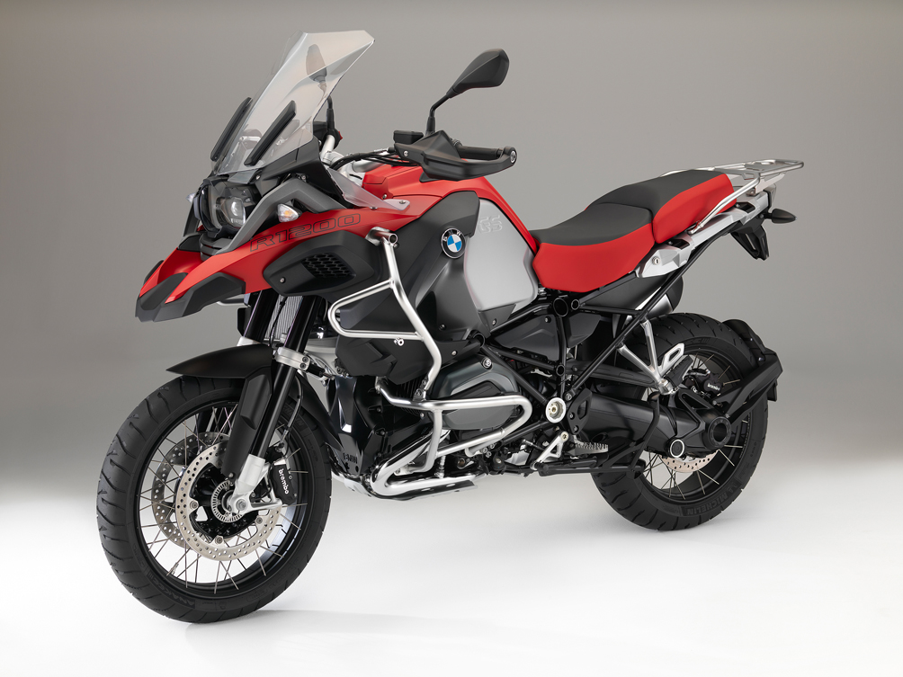 A BMW Motorrad Brasil, passa a oferecer no mercado brasileiro recentes inovações tecnológicas para os modelos BMW R 1200 GS e R 1200 GS Adventure