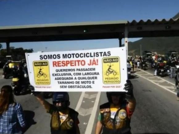 Manifestação de motofretistas em São Paulo ocupa Avenida 23 de Maio