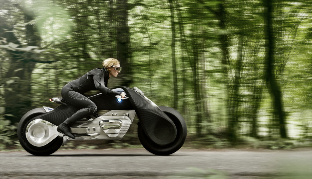 BMW apresenta projeto de moto com soluções que a impedem de tombar