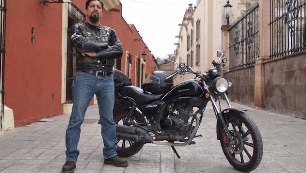 A história dos mexicanos que estabeleceram um recorde mundial em motociclismo de resistência